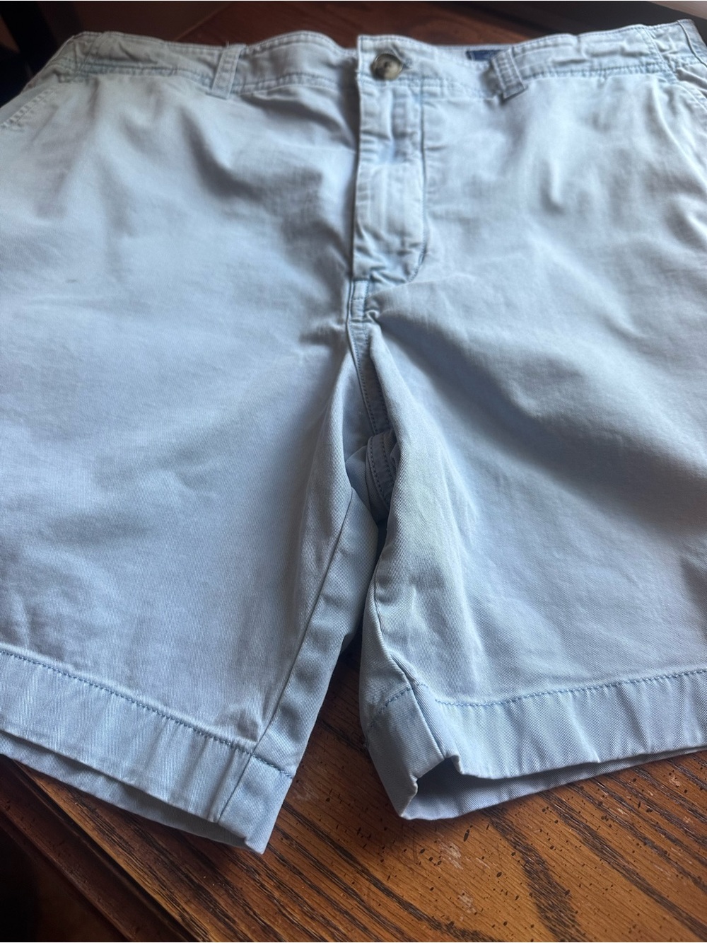 Vineyard Vines Men's Light Blue Shorts Size 34